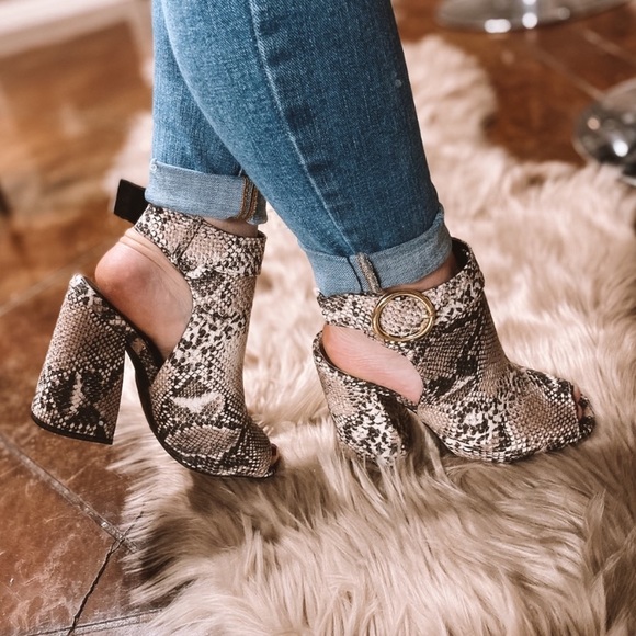 Qupid Snake Print Booties - Picture 4 of 8
